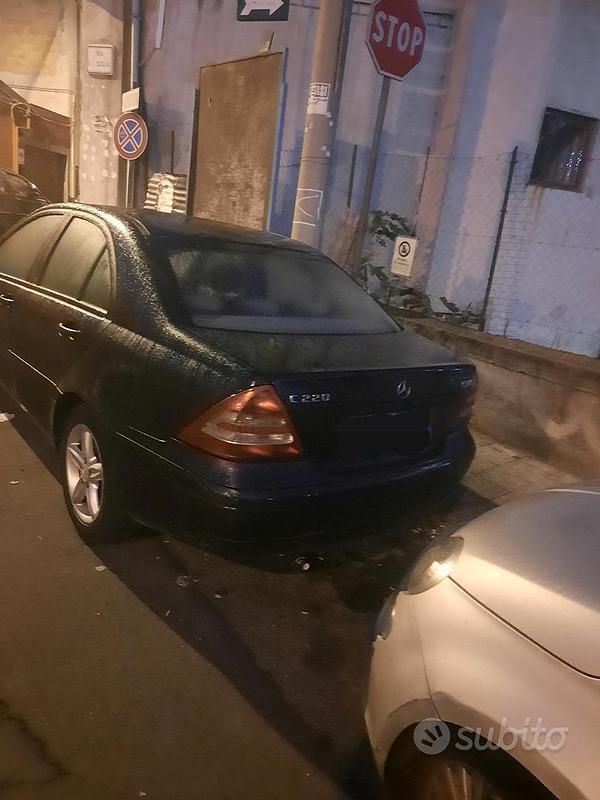 Usata Mercedes C220 2001 Blu Utilitaria