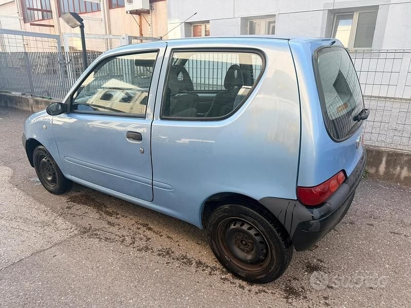Usata Fiat 600 54 CV (39 kW) 2009 Blu Utilitaria
