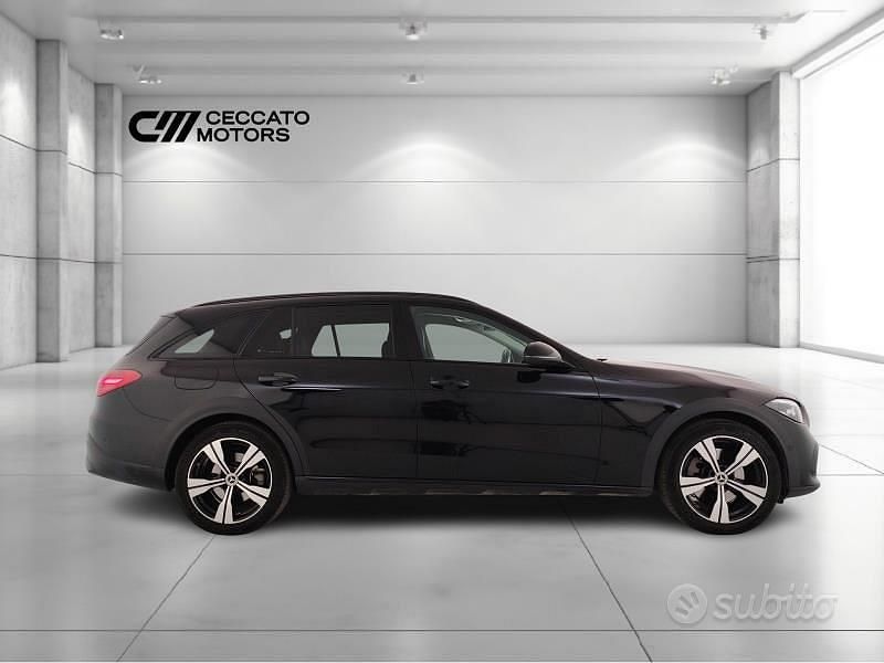 Usata Mercedes C220 Premium 200 CV (147 kW) 2022 Nero Station wagon
