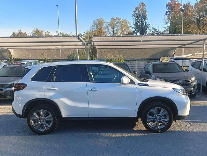 Nuova Suzuki Vitara Cool 110 CV (80 kW) 2025 Bianco artico SUV