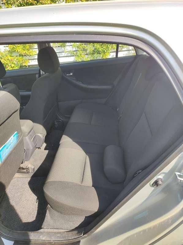 Usata Toyota Corolla 90 CV (66 kW) 2005 Argento Berlina