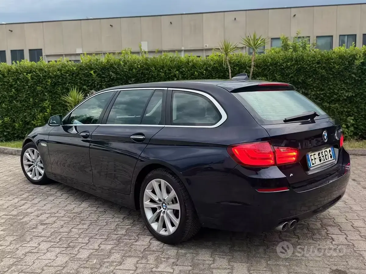 Usata BMW 520 Efficient Dynamics 184 CV (135 kW) 2010 Blu Station wagon