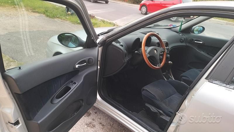 Usata Alfa Romeo 156 144 CV (105 kW) 1998 Grigio Berlina