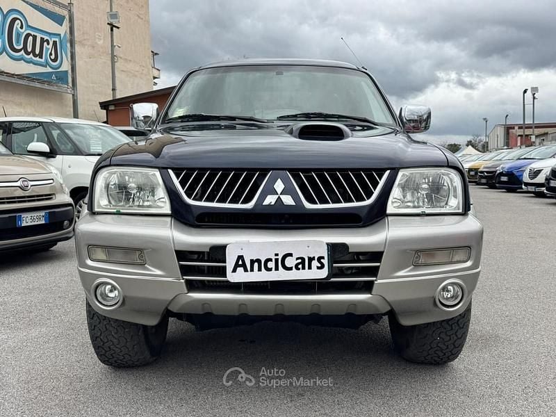 Usata Mitsubishi L200 Intense 116 CV (85 kW) 2005 Blu/azzurro Pick-up