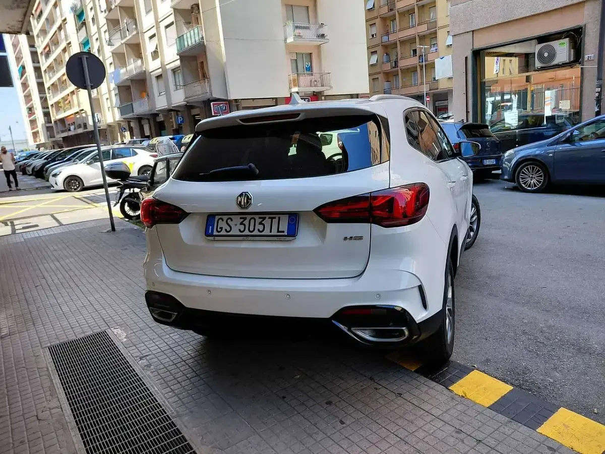 Usata MG HS Comfort 162 CV (119 kW) 2024 Bianco SUV