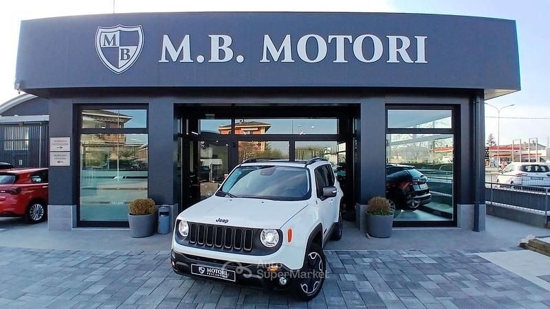 Usata Jeep Renegade Trailhawk 170 CV (125 kW) 2015 Bianco SUV
