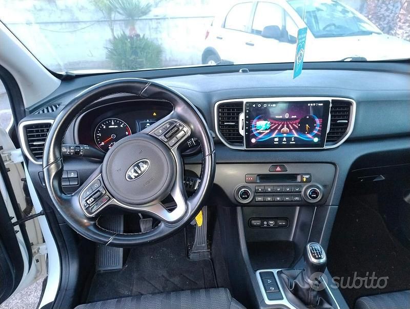 Usata Kia Sportage Style 115 CV (84 kW) 2018 Bianco SUV