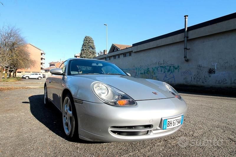 Usata Porsche 911 Carrera 4 300 CV (220 kW) 2000 Grigio Coupé
