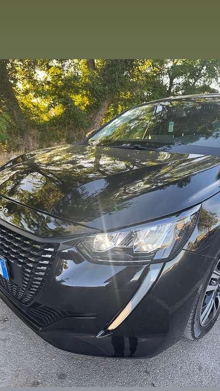 Usata Peugeot 208 Allure 101 CV (74 kW) 2021 Nero Utilitaria