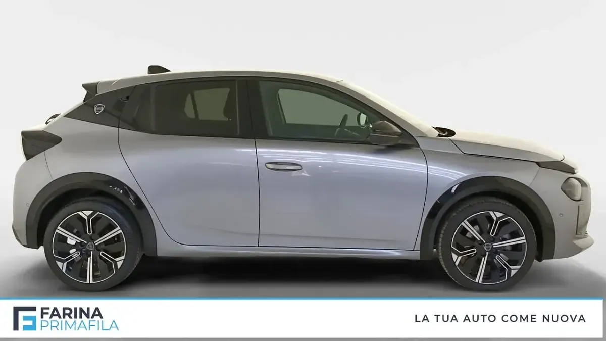 Usata Lancia Ypsilon 100 CV (73 kW) 2025 Grigio Utilitaria