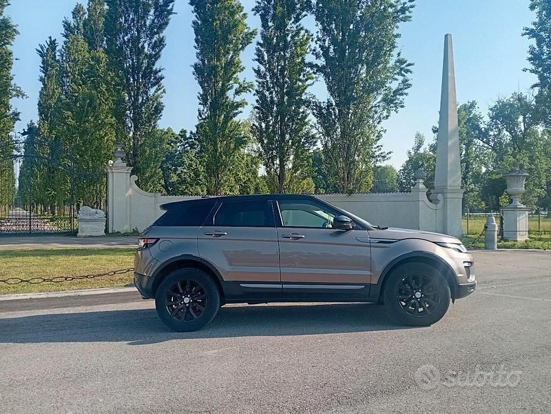 Usata Land Rover Range Rover evoque 150 CV (110 kW) 2017 Grigio SUV