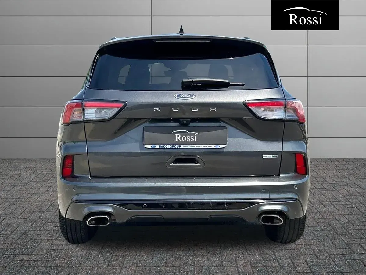 Usata Ford Kuga ST-Line 150 CV (110 kW) 2021 Grigio scuro metallizzato SUV