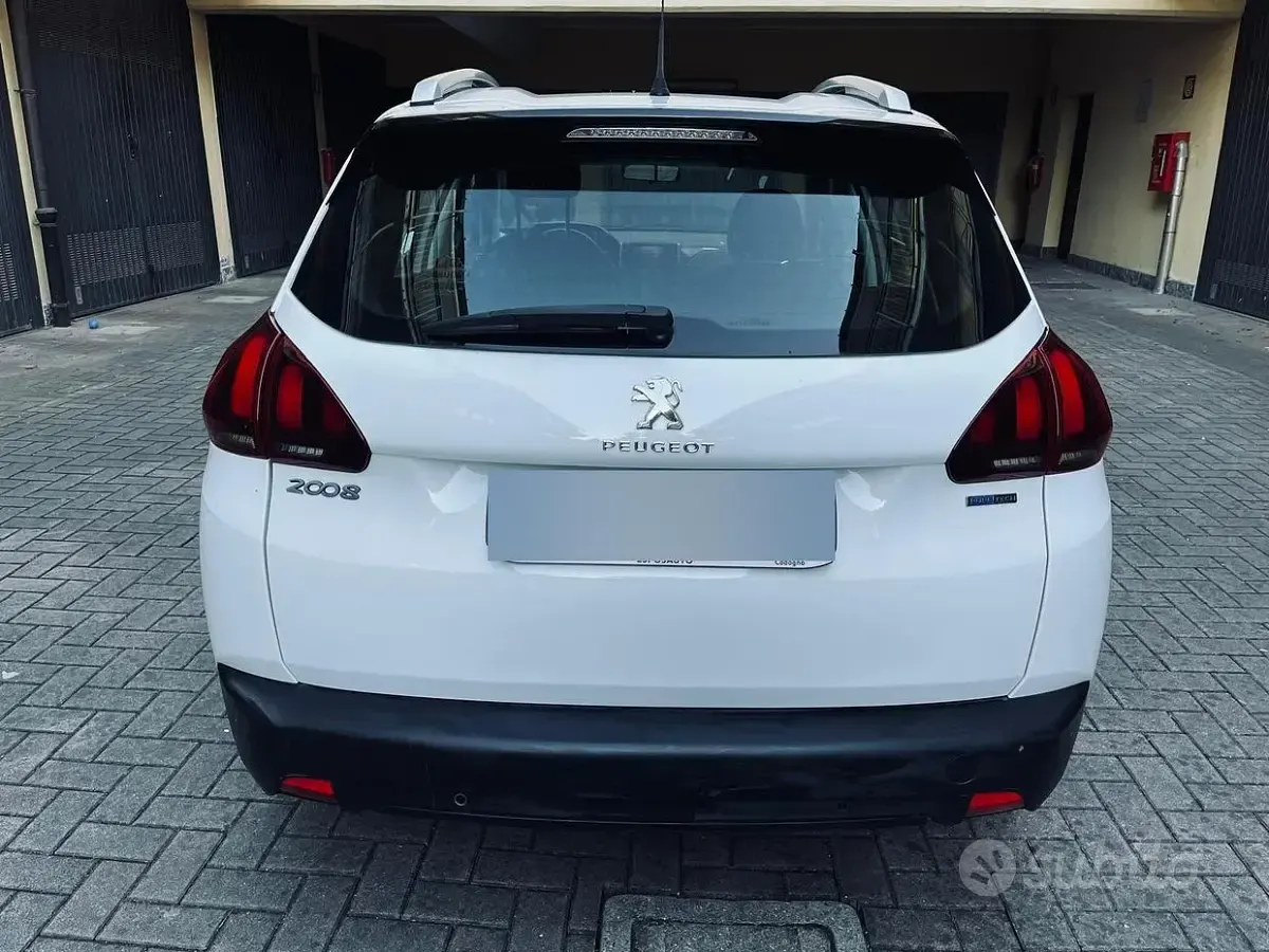 Usata Peugeot 2008 82 CV (60 kW) 2017 Bianco SUV