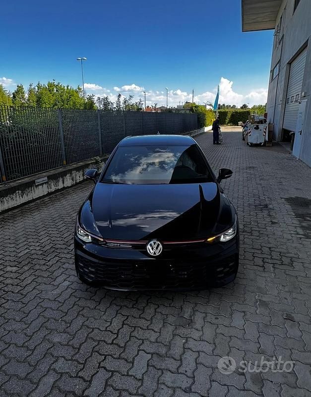 Usata VW Golf VIII GTI 265 CV (194 kW) 2025 Nero Berlina