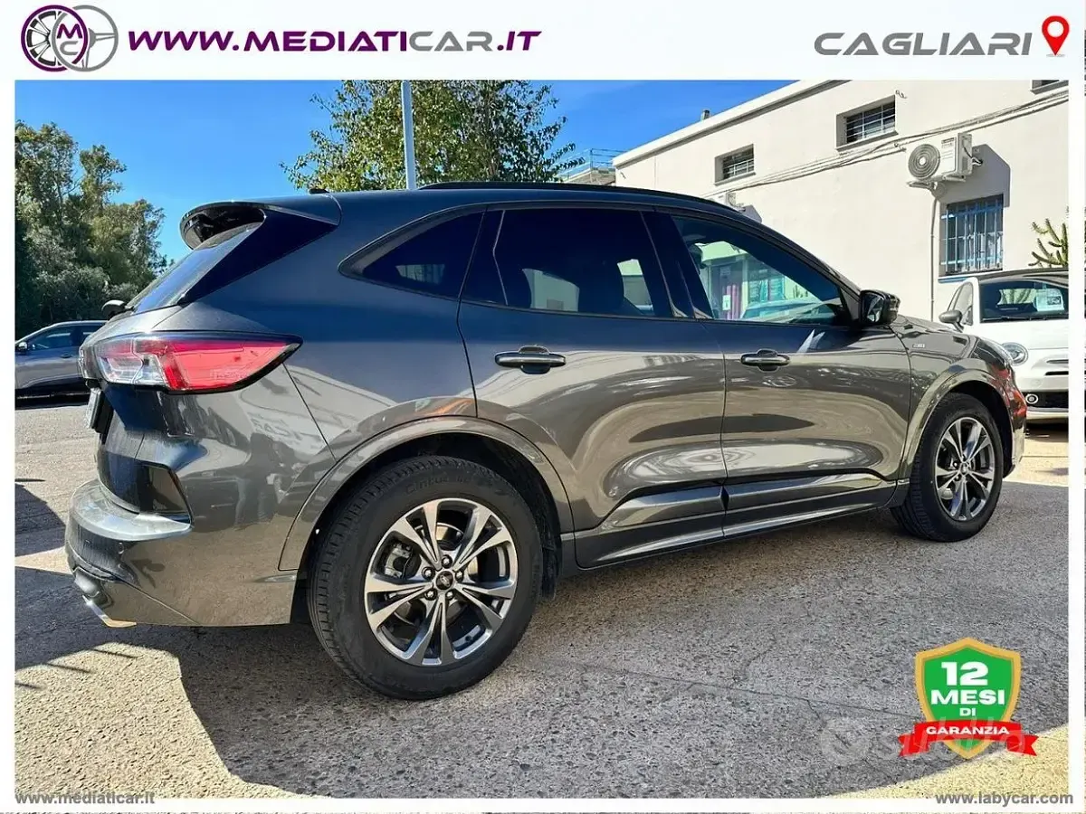 Usata Ford Kuga ST-Line X 120 CV (88 kW) 2022 Grigio SUV