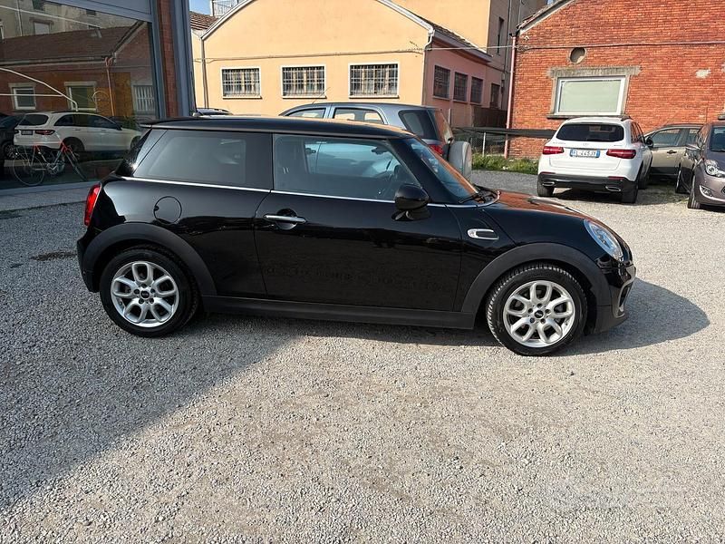 Usata Mini One D Business 95 CV (69 kW) 2016 Nero Utilitaria
