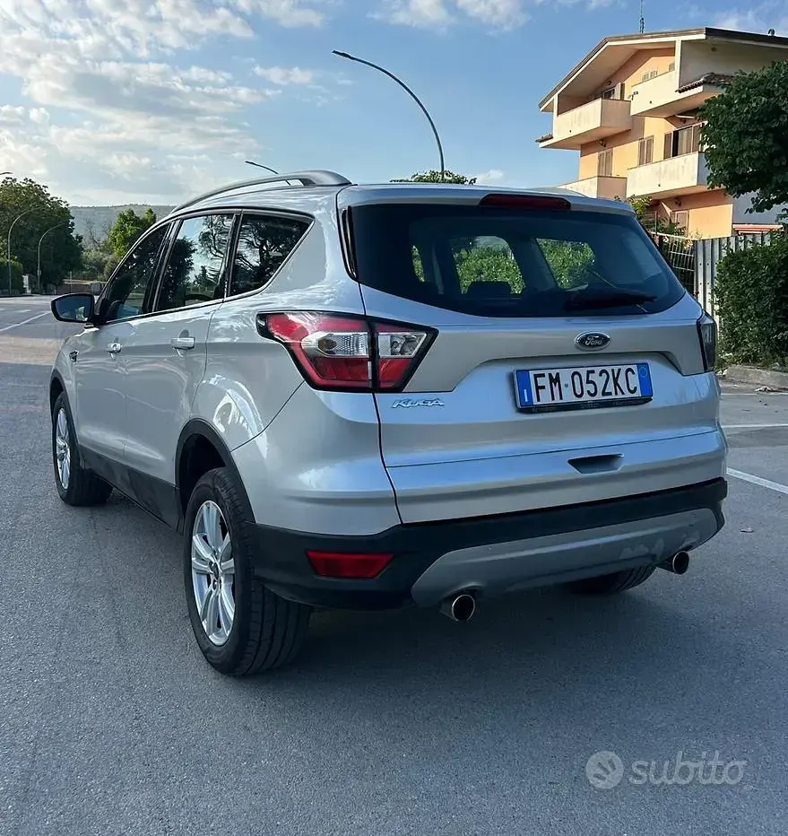 Usata Ford Kuga ST-Line 120 CV (88 kW) 2017 Grigio SUV