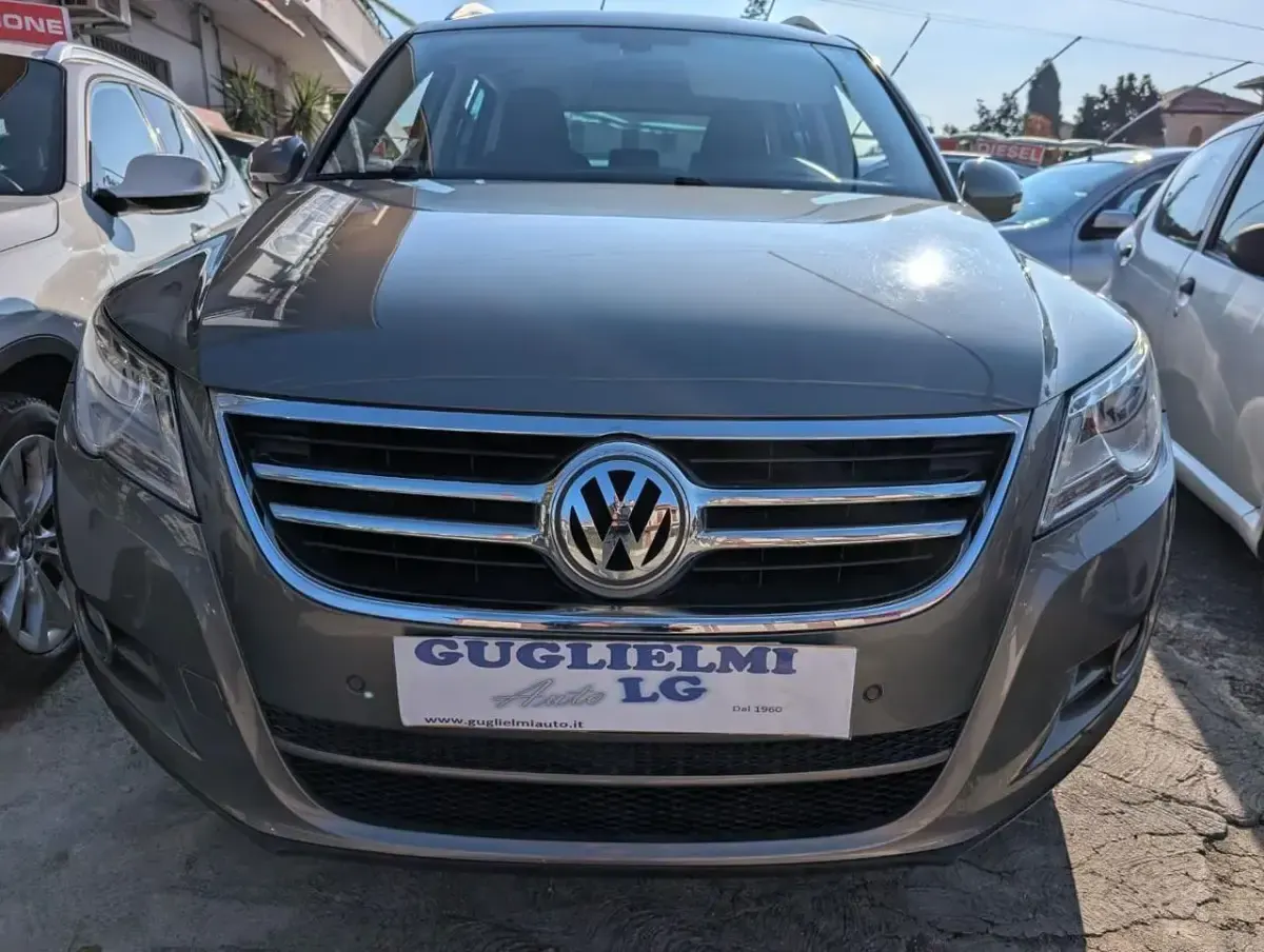 Usata VW Tiguan Sport 140 CV (102 kW) 2008 Grigio SUV