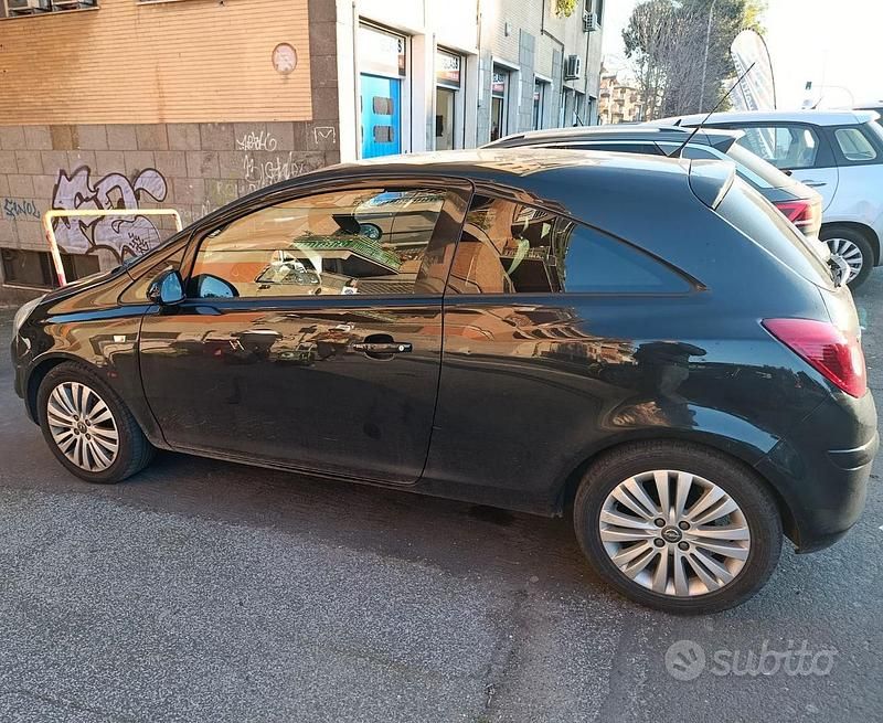 Usata Opel Corsa 85 CV (62 kW) 2014 Nero Utilitaria