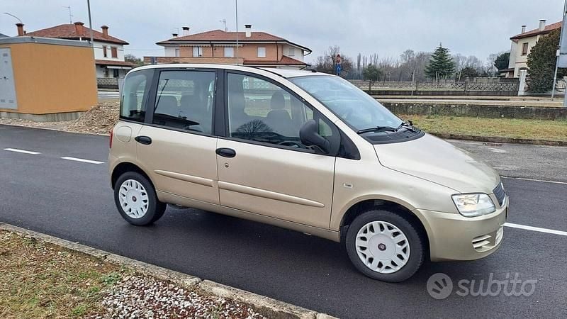 Usata Fiat Multipla 103 CV (75 kW) 2010 Beige Monovolume