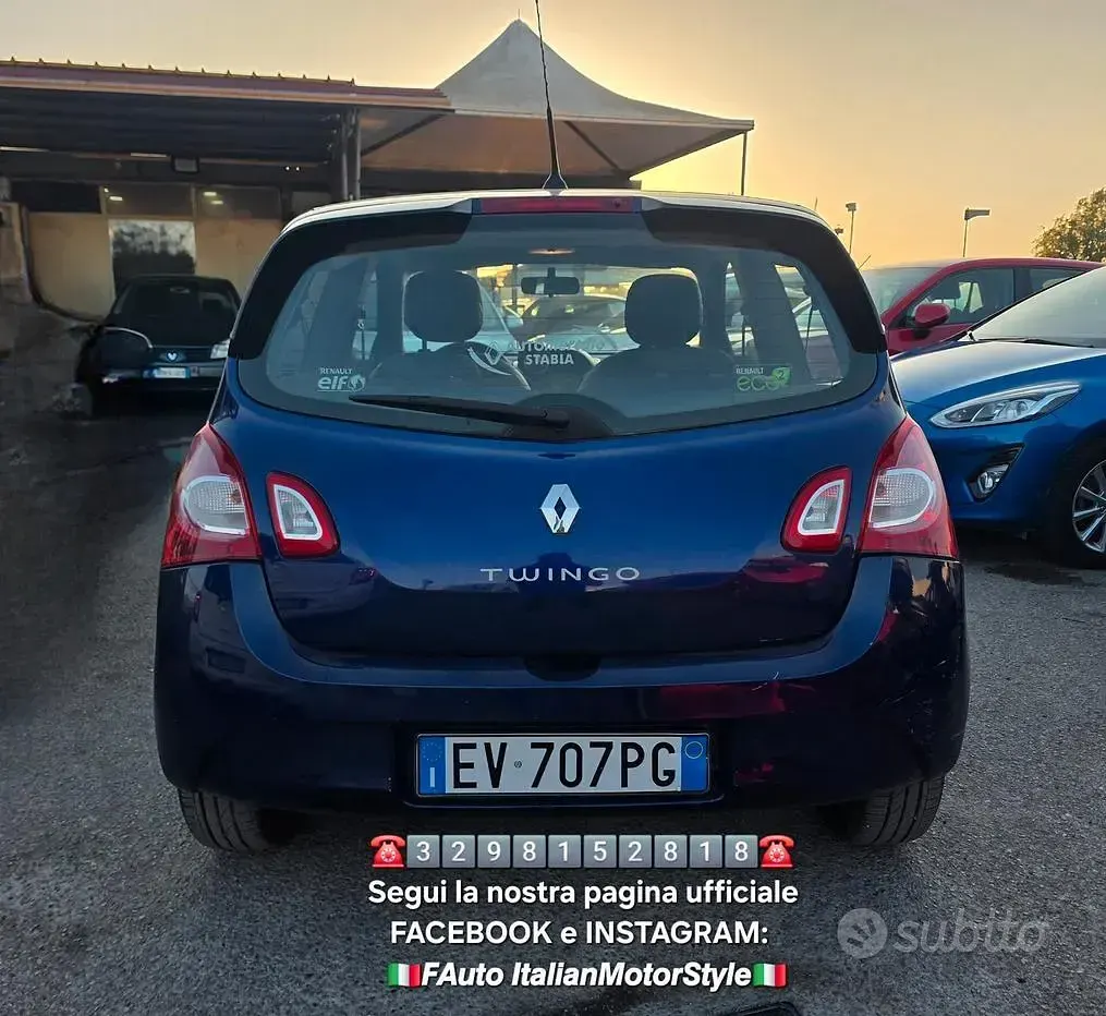 Usata Renault Twingo Night&Day 75 CV (55 kW) 2014 Blu Utilitaria