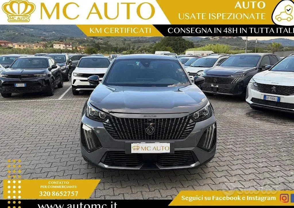 Usata Peugeot 2008 Allure 101 CV (74 kW) 2024 Grigio SUV