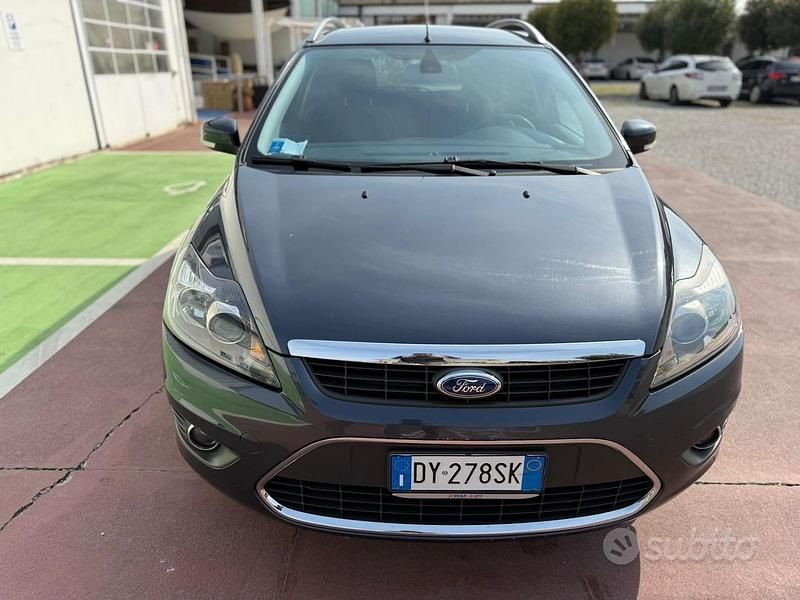 Occasion Ford Focus Titanium 90 ch (66 kW) 2009 Gris Break