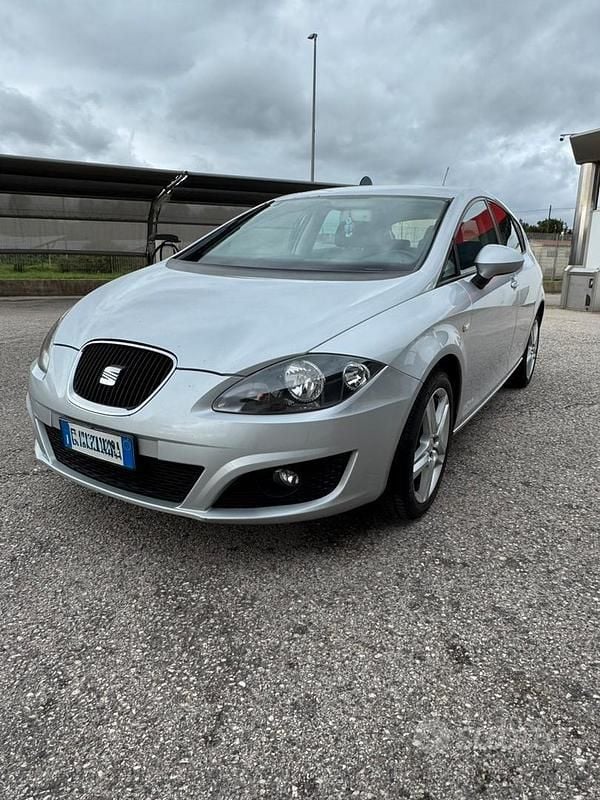 Usata Seat Leon Copa 105 CV (77 kW) 2012 Grigio Berlina