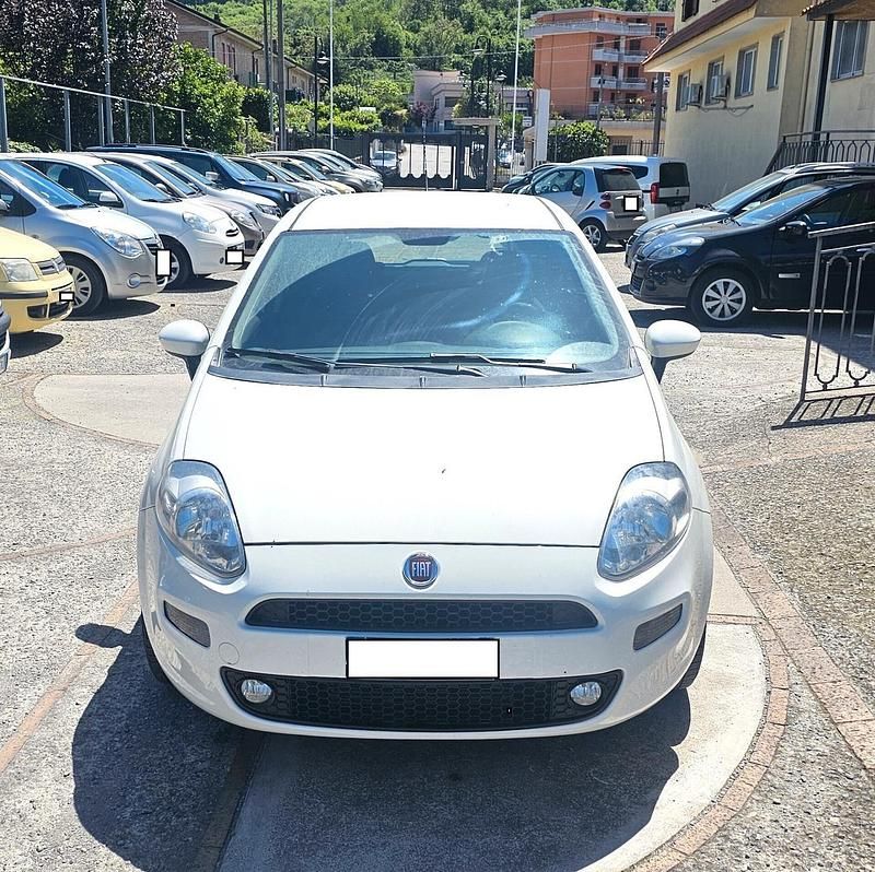 Bianco Usata 2017 Fiat Punto Due volumi | 7500 € (Cara) - Immagine 1/4