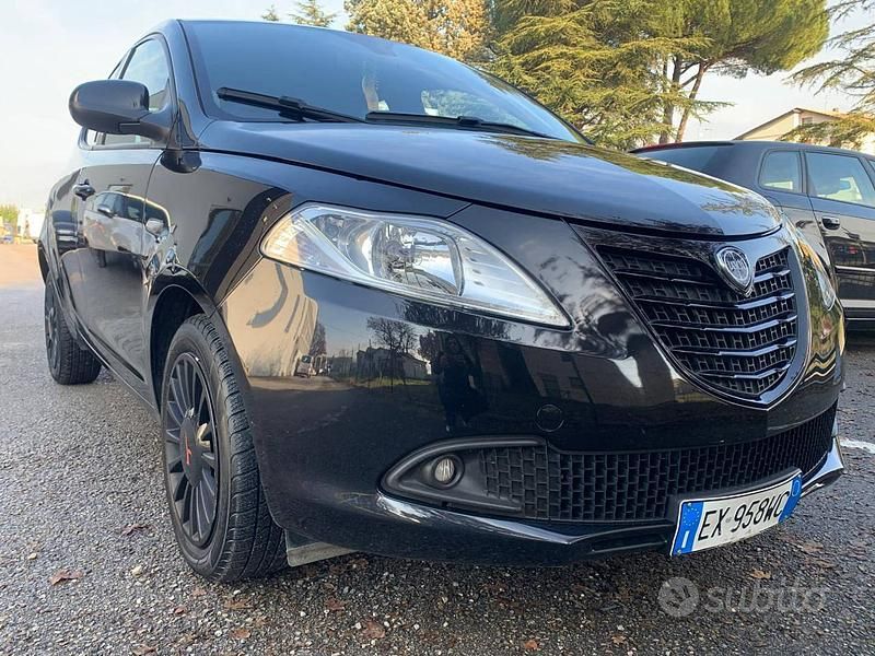 Nero Usata 2014 Lancia Ypsilon Gold Due volumi | 7500 € (Buon prezzo) - Immagine 1/4