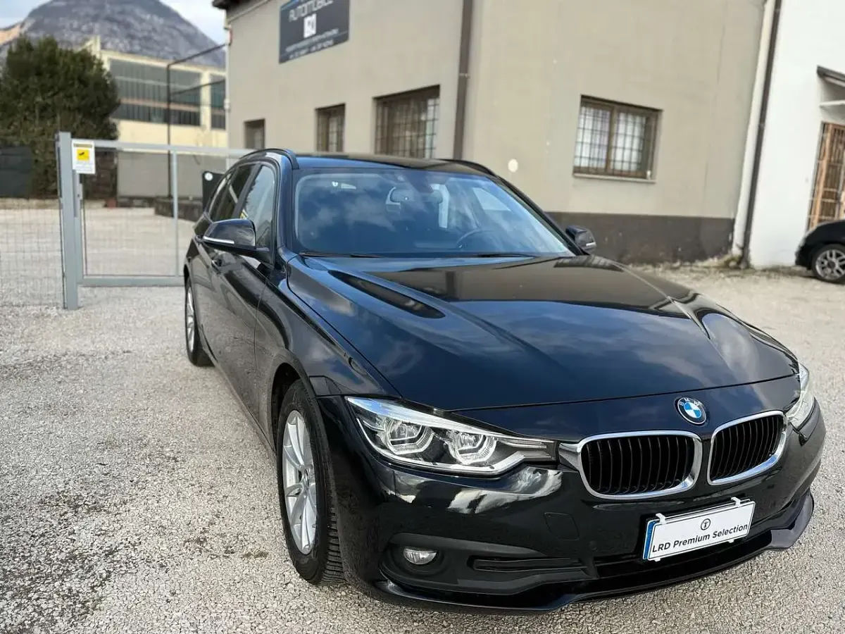 Usata BMW 318 Sport Line 150 CV (110 kW) 2019 Nero Station wagon