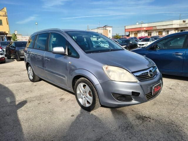 Usata Opel Zafira Cosmo 140 CV (102 kW) 2009 Grigio Monovolume