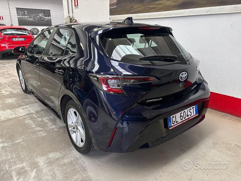 Usata Toyota Corolla Business Edition 98 CV (72 kW) 2022 Blu Berlina
