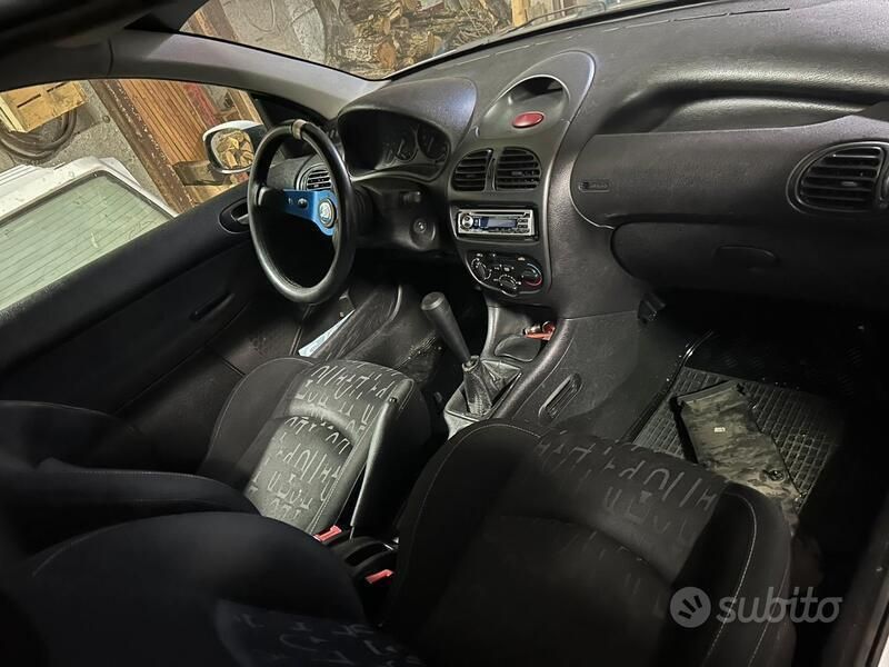 Usata Peugeot 206 88 CV (64 kW) 2006 Bianco Berlina