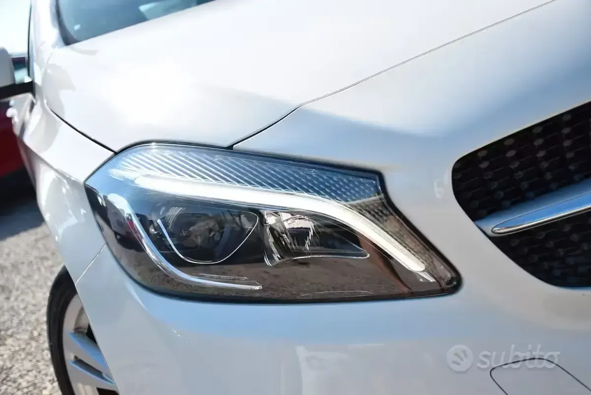 Usata Mercedes A180 109 CV (80 kW) 2018 Bianco Berlina