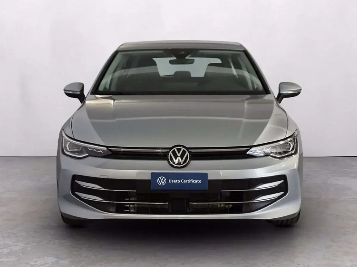 Usata VW Golf VIII Style 150 CV (110 kW) 2025 Dolomite silver metallizzato Berlina