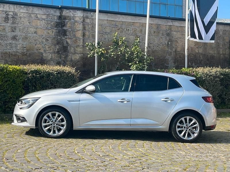 Usata Renault Mégane IV Zen 110 CV (80 kW) 2018 Grigio Coupé