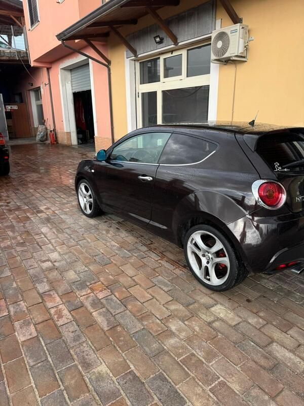 Usata Alfa Romeo MiTo Distinctive 119 CV (87 kW) 2010 Nero Utilitaria