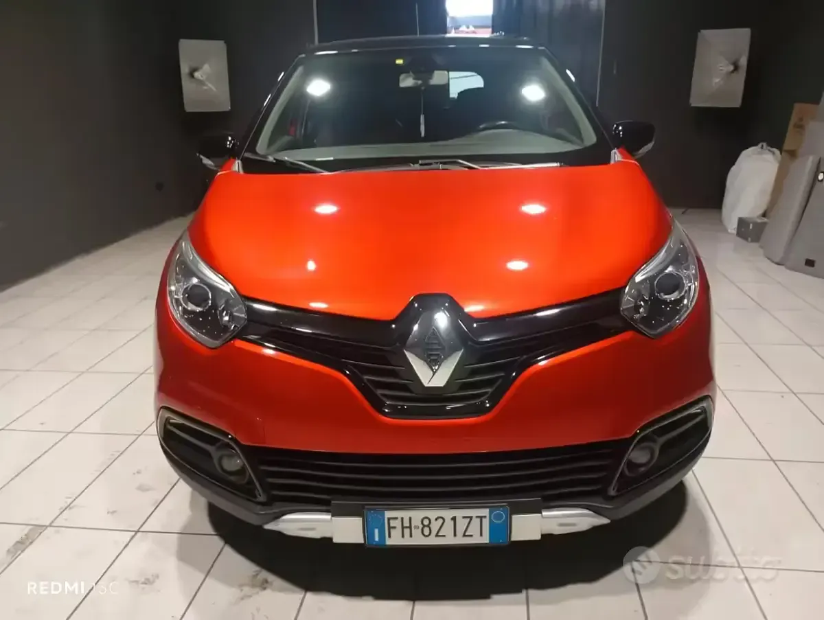 Usata Renault Captur Zen 90 CV (66 kW) 2017 Rosso SUV