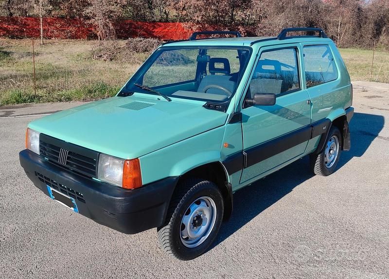 Usado Fiat Panda 4x4 Climbing 54 CV (39 kW) 2022 Verde Utilitario
