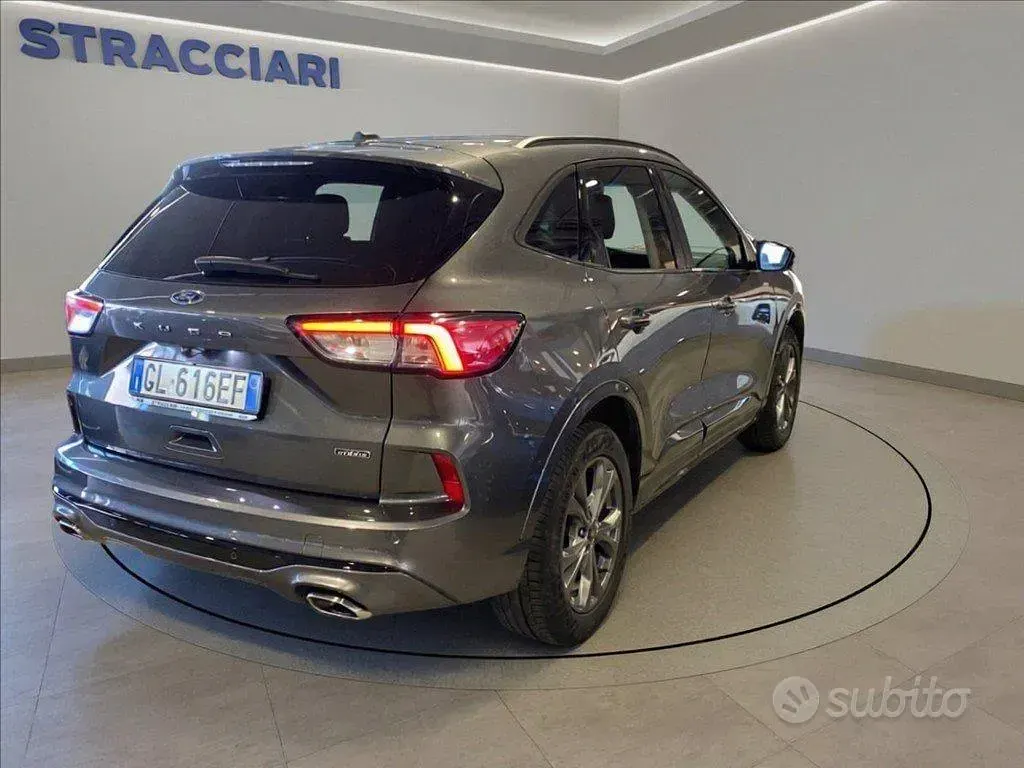 Usata Ford Kuga ST-Line X 225 CV (165 kW) 2022 Grigio metallizzato SUV