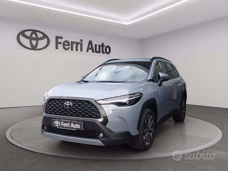 Usata Toyota Corolla Cross Trend 140 CV (102 kW) 2025 Grey met SUV
