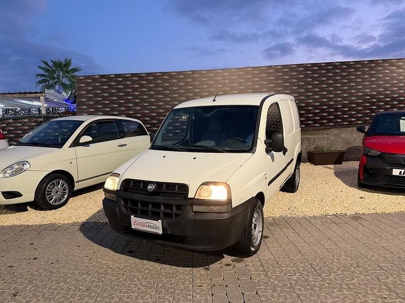 Usata Fiat Doblò 74 CV (54 kW) 2009 Bianco Monovolume