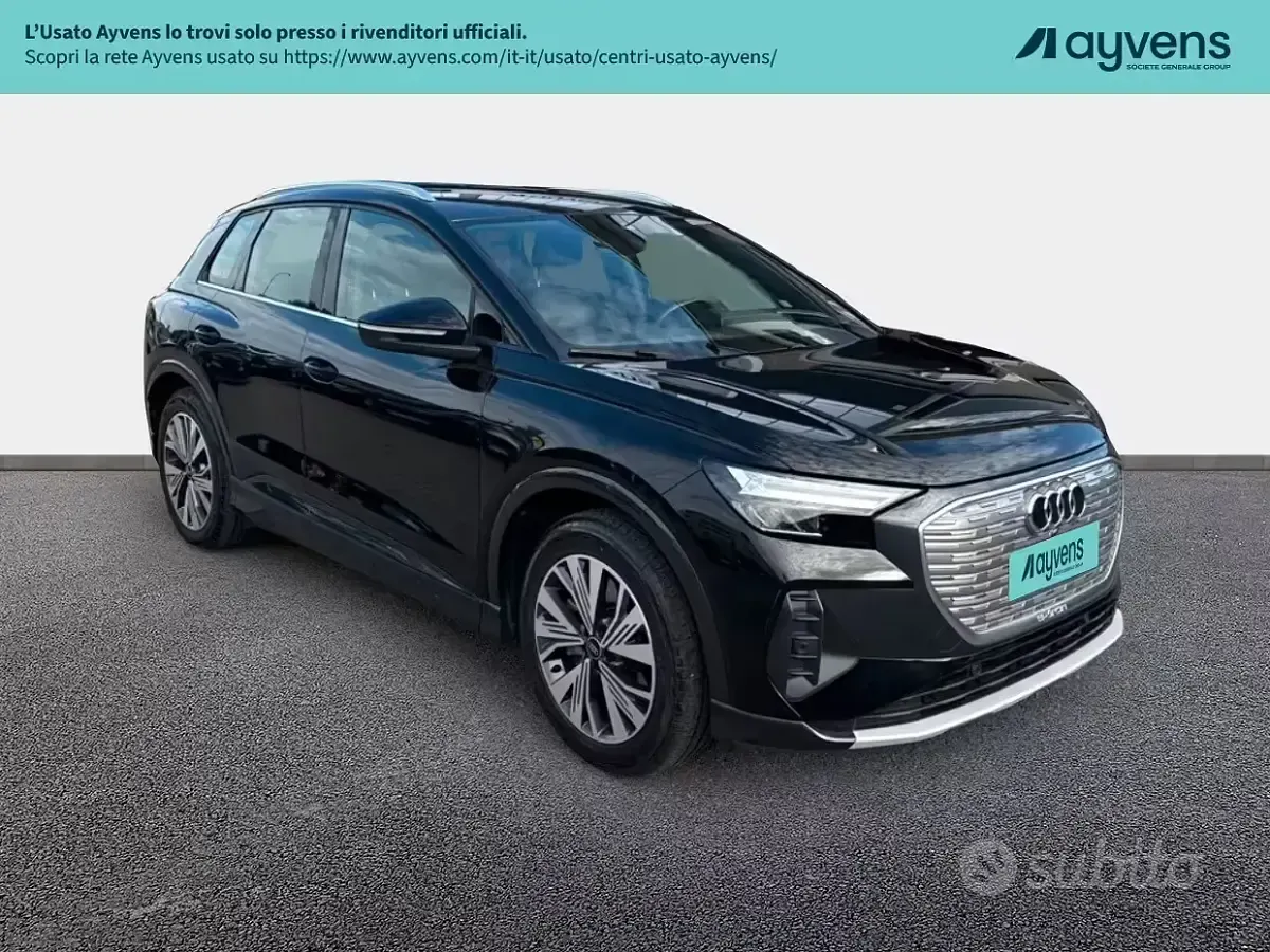 Begagnad Audi Q4 e-tron Advanced 150 kW (204 HK) 2023 Svart SUV