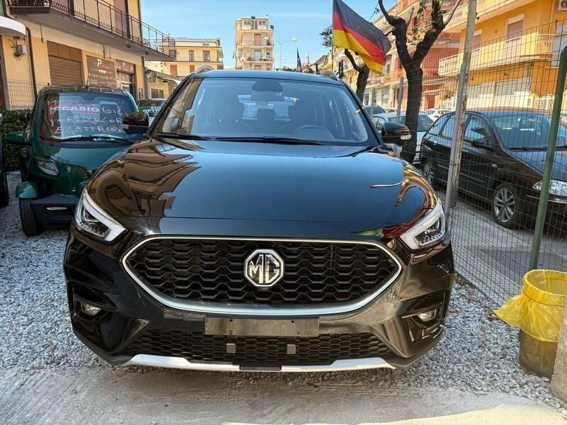 Usata MG ZS Luxury 111 CV (81 kW) 2022 Nero Berlina