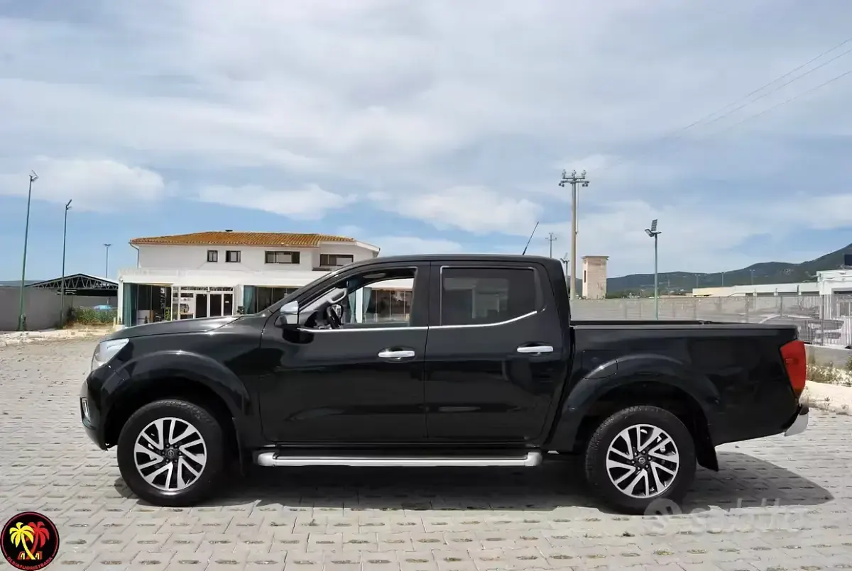 Usata Nissan Navara N-Connecta 190 CV (139 kW) 2016 Nero Pick-up