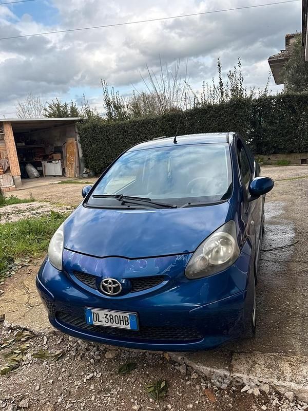 Usata Toyota Aygo 2005 Blu Utilitaria