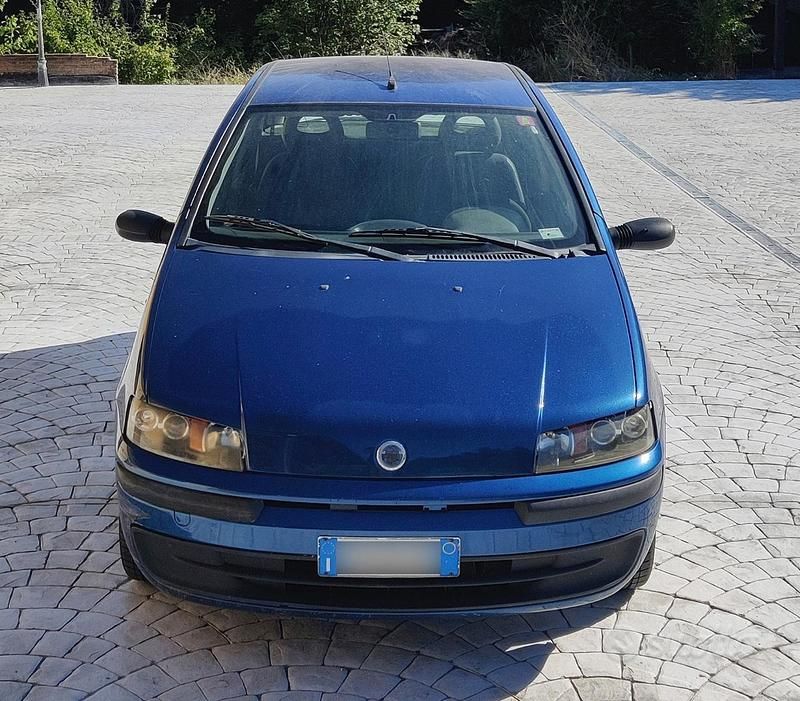 Usata Fiat Punto 86 CV (63 kW) 2003 Blu Utilitaria