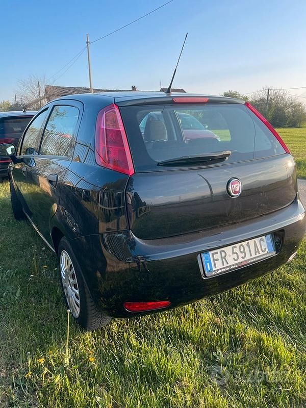 Usata Fiat Punto 95 CV (69 kW) 2018 Nero Utilitaria