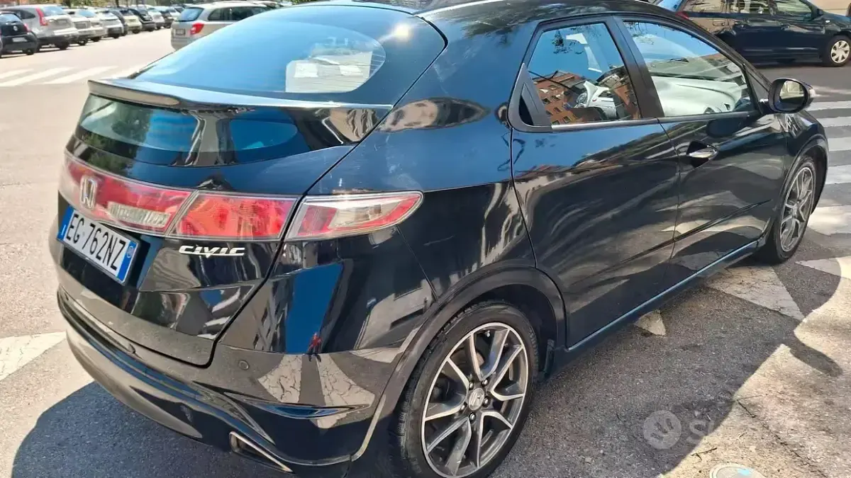 Usata Honda Civic Exclusive 140 CV (102 kW) 2011 Nero Berlina